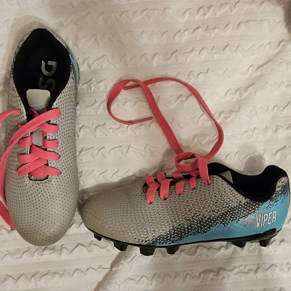 Girl's cleats, DSG brand size 13
